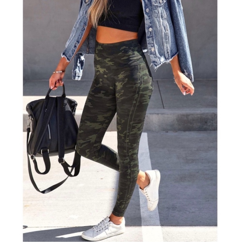 New SPANX Camo Look at me now seamless shaping leggings Athleisure Green Medium
